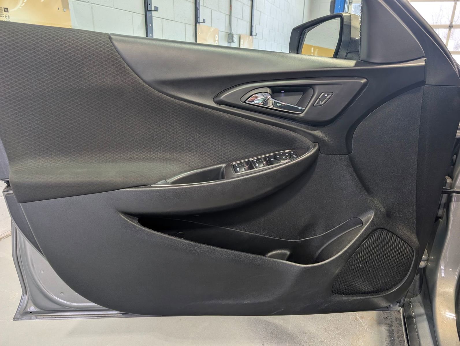 Used 2018 Chevrolet Malibu LT image 7