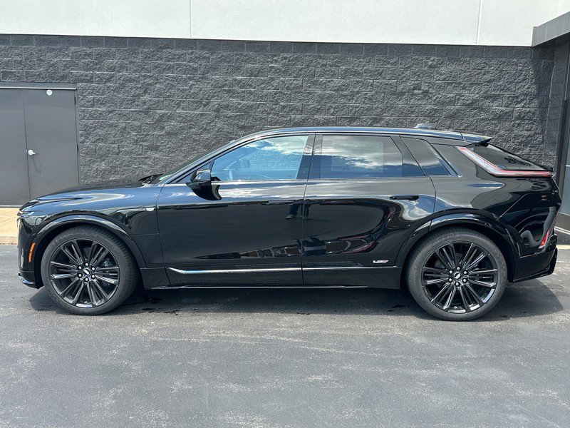 New 2026 Cadillac Lyriq V image 2