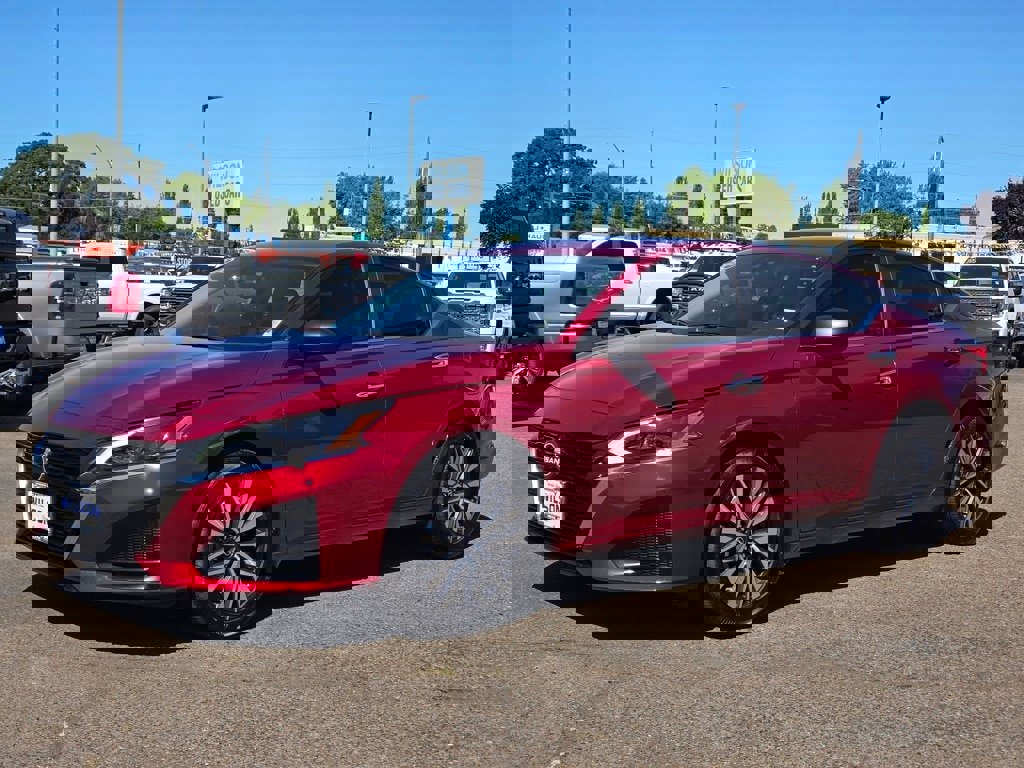 Used 2024 Nissan Altima 2.5 SV