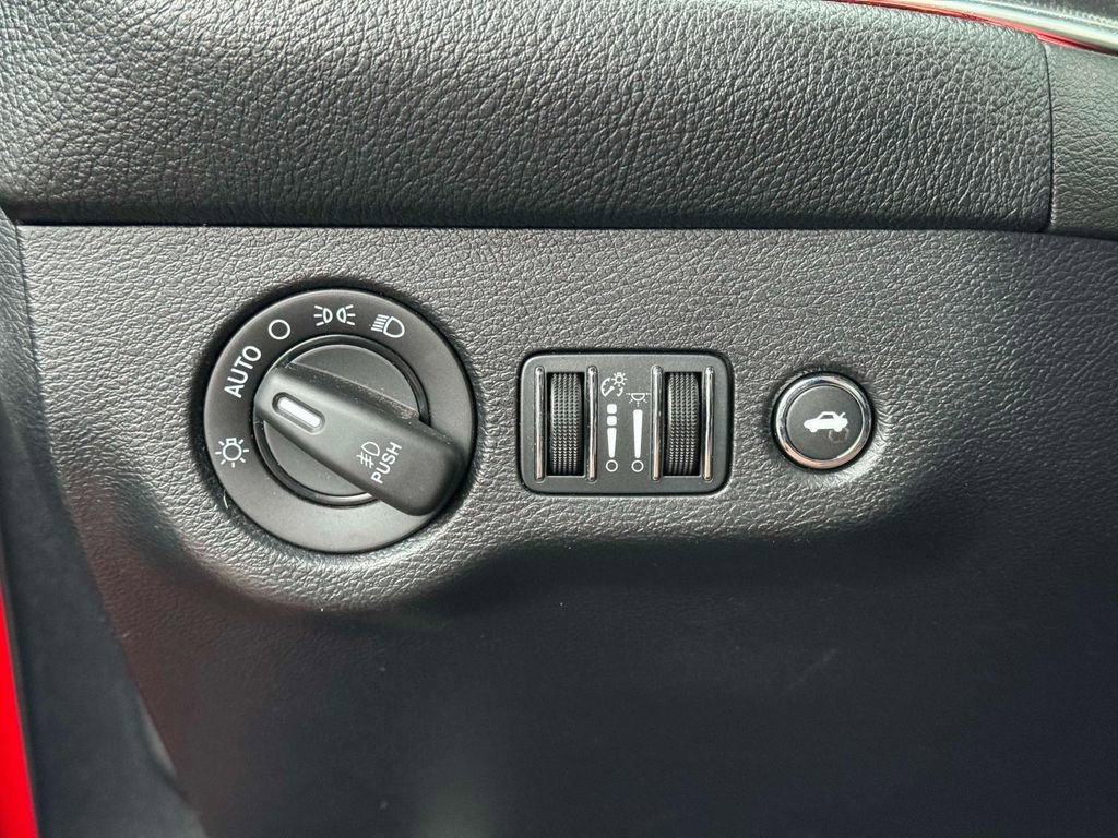 Used 2016 Dodge Challenger R/T Scat Pack w/ Leather Interior Group RWD image 15