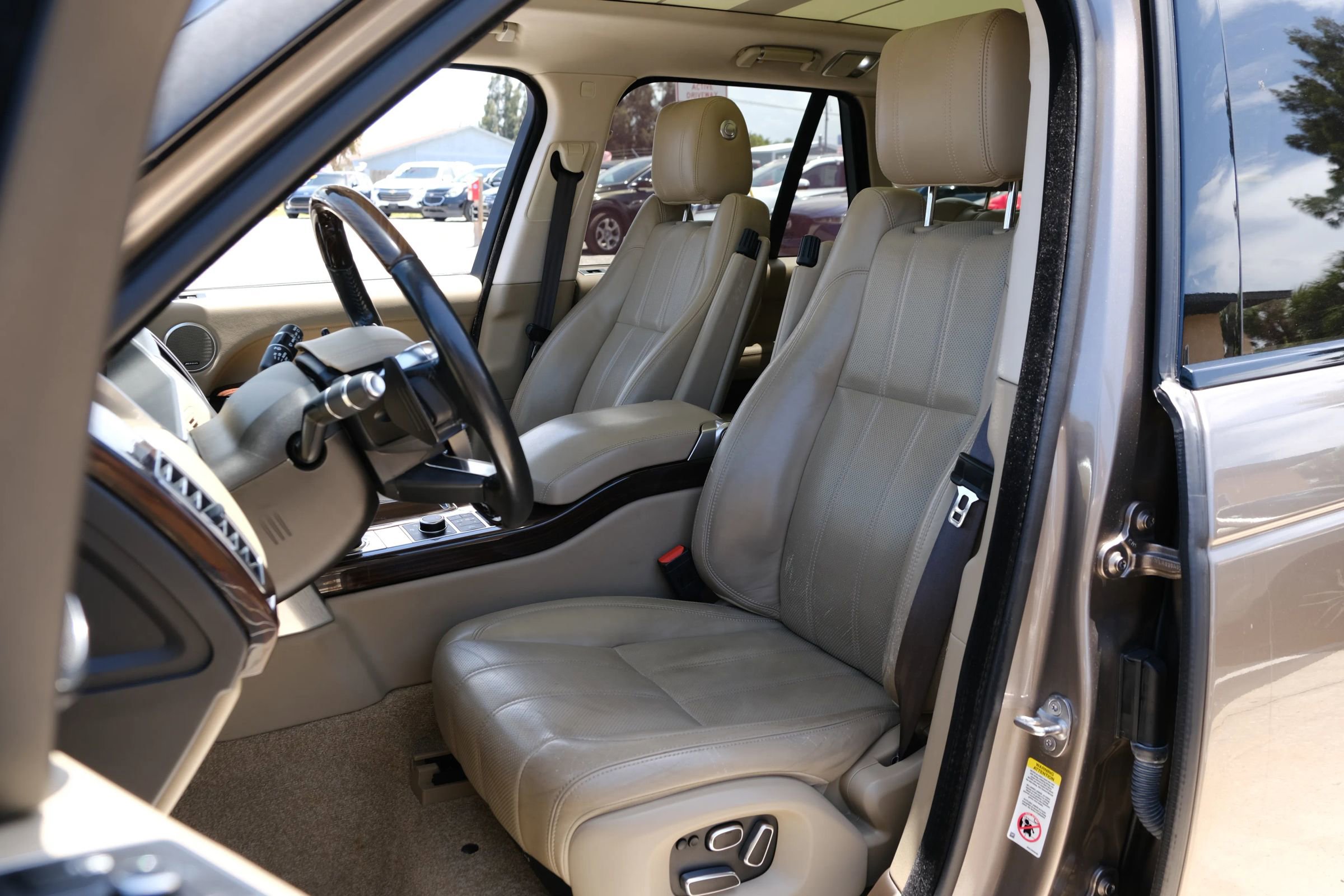 Used 2015 Land Rover Range Rover HSE AWD/4WD image 9