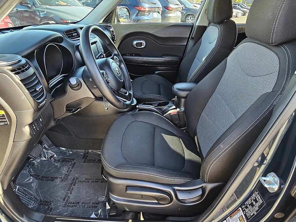 Used 2018 Kia Soul + image 24