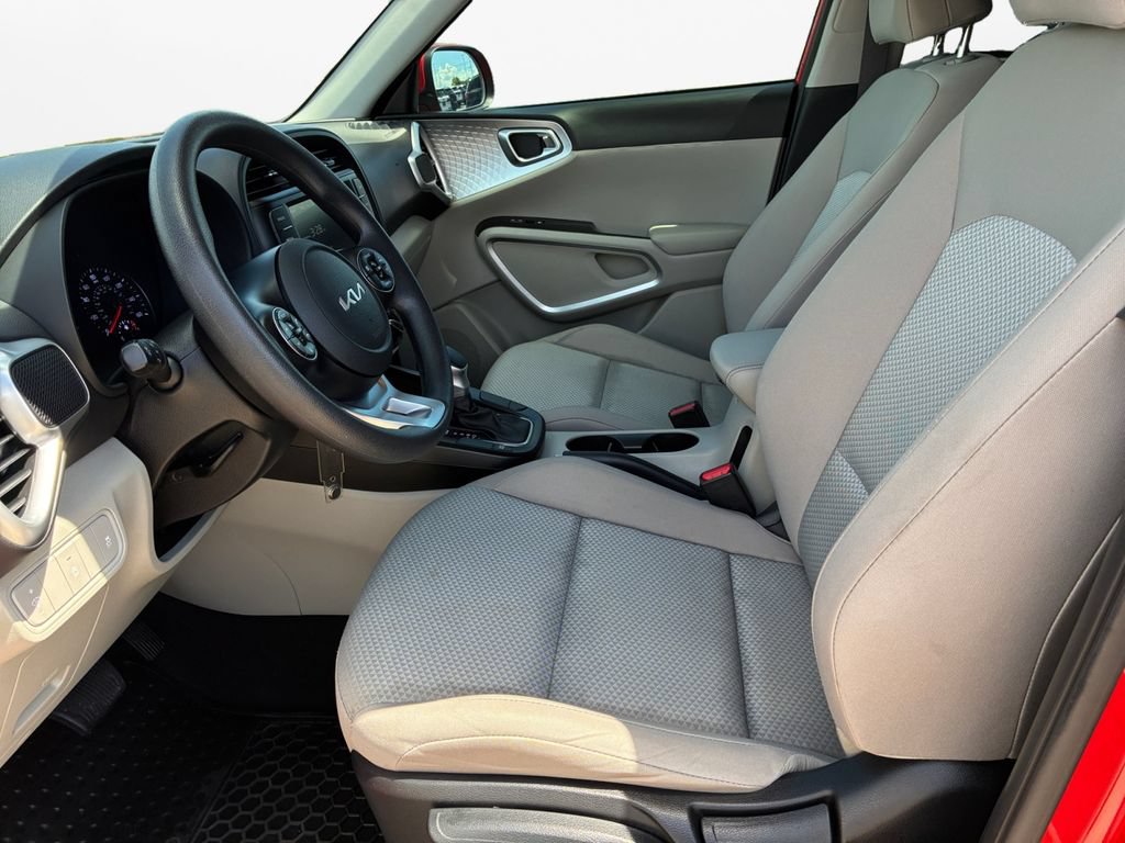 Used 2022 Kia Soul LX FWD image 19