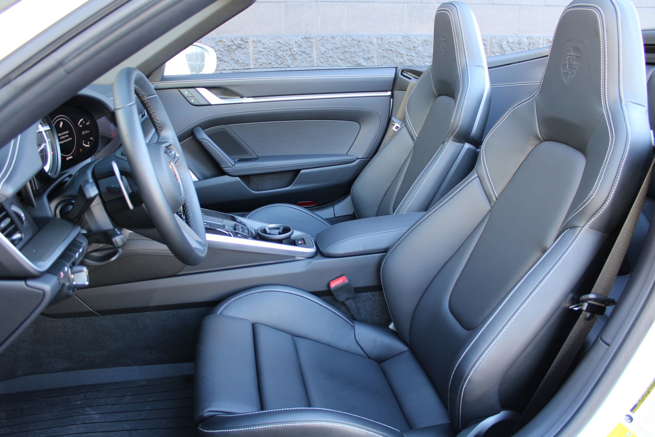 Used 2024 Porsche 911 Carrera image 5