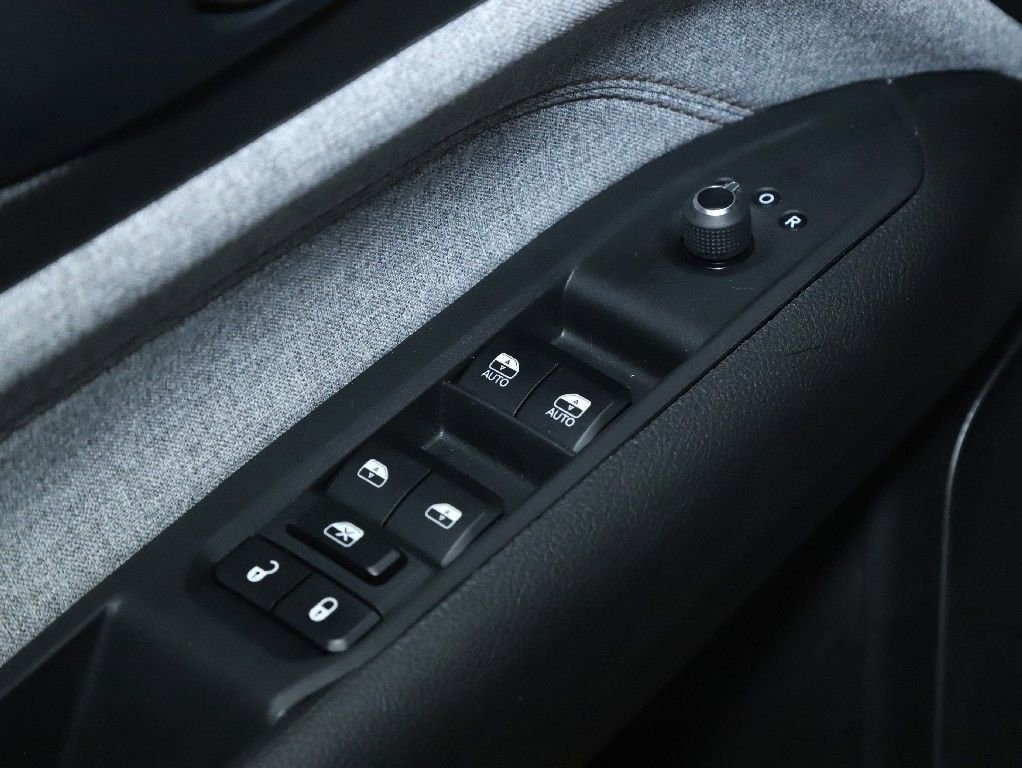 Used 2024 Jeep Compass Latitude image 16