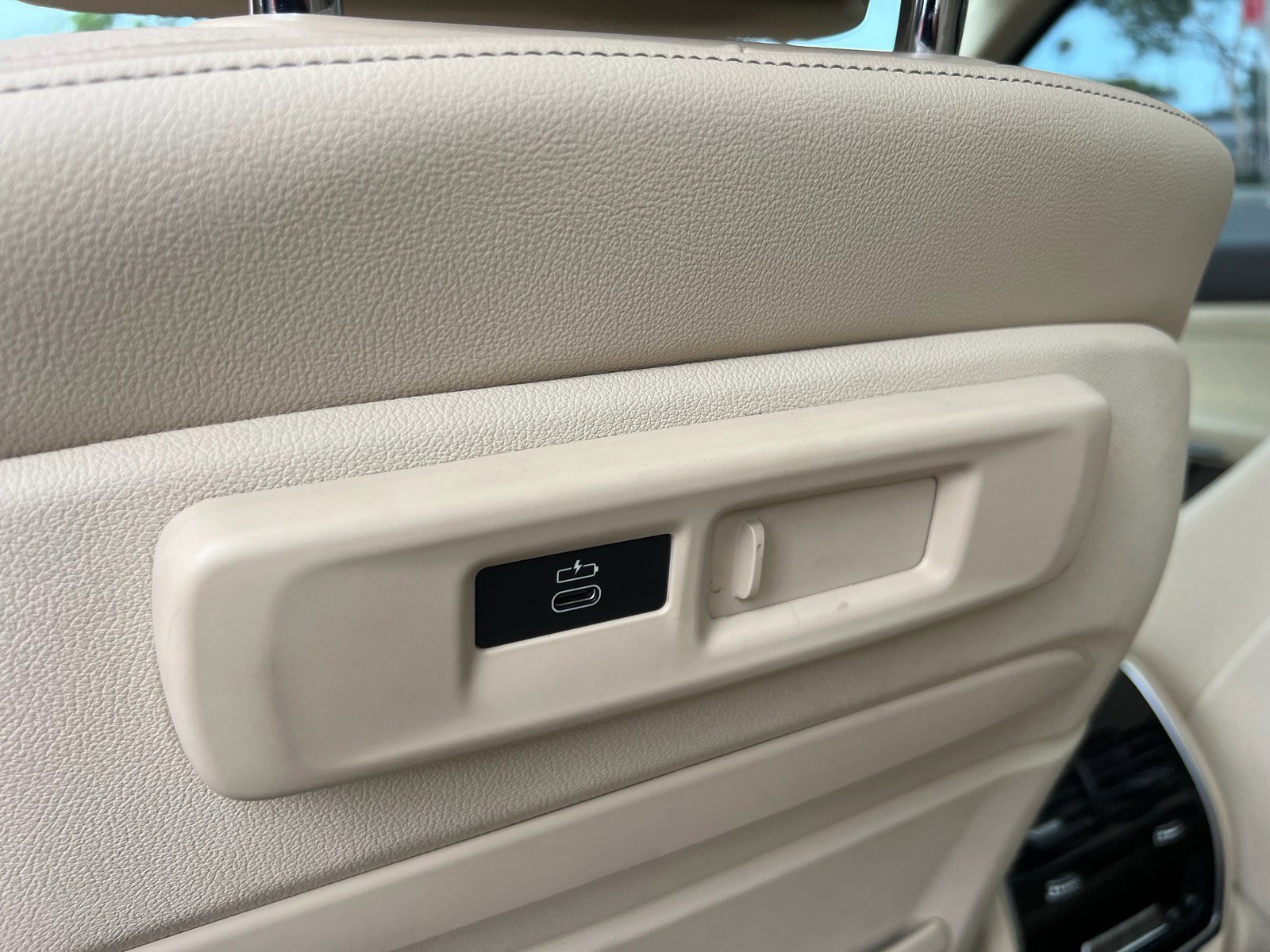 Used 2019 BMW X7 xDrive40i w/ Premium Package AWD/4WD image 34