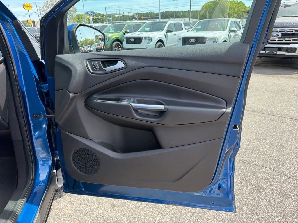 Used 2019 Ford Escape SE image 22