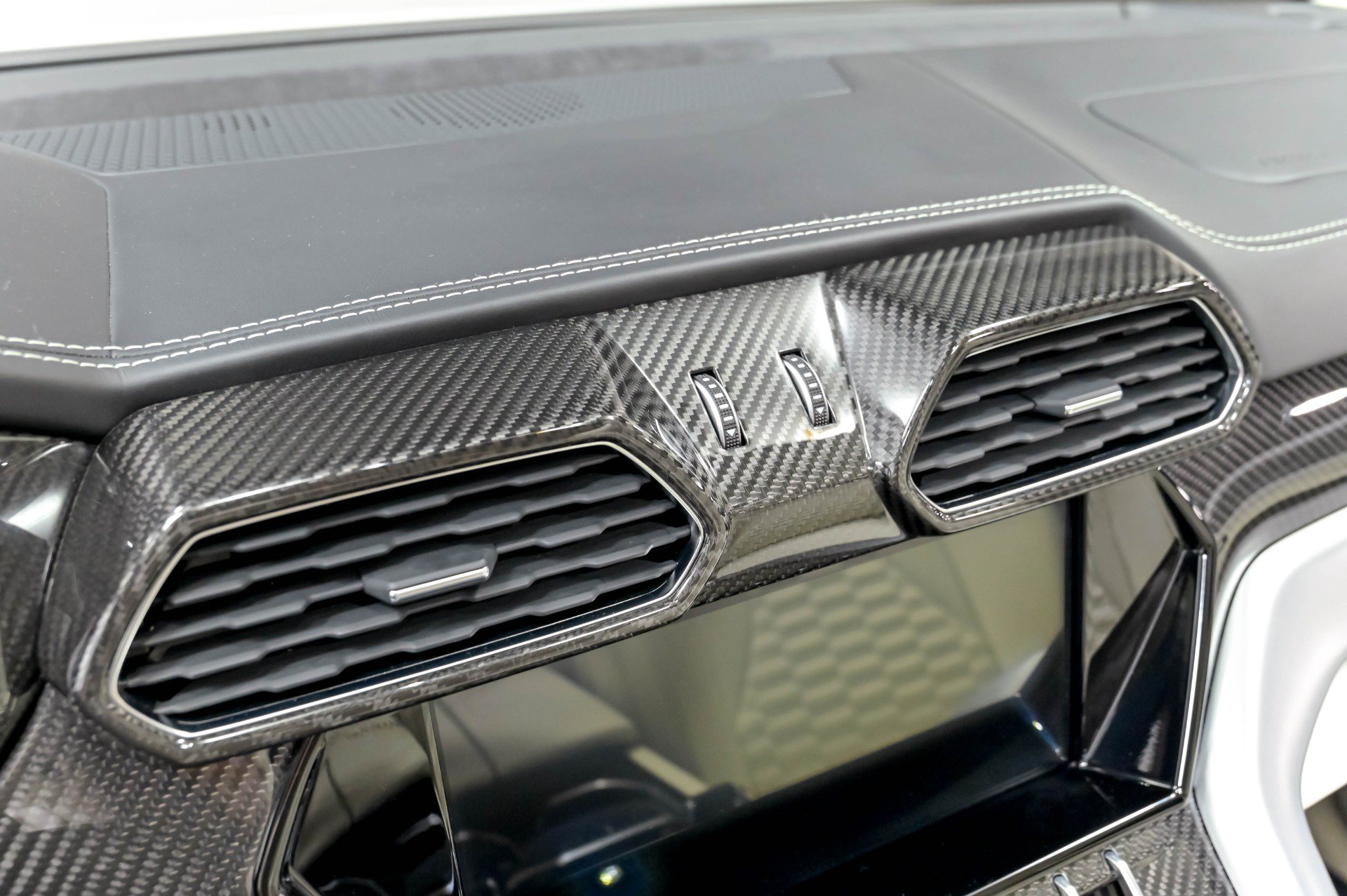 Used 2020 Lamborghini Urus AWD/4WD image 93