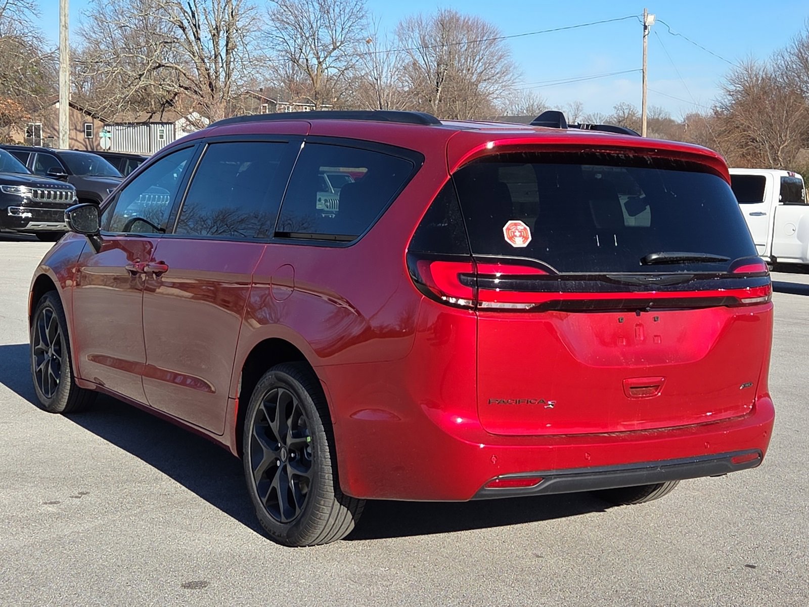 New 2026 Chrysler Pacifica Select w/ S Appearance Package image 4