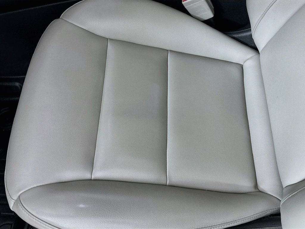 Used 2020 Cadillac XT4 Luxury FWD image 23