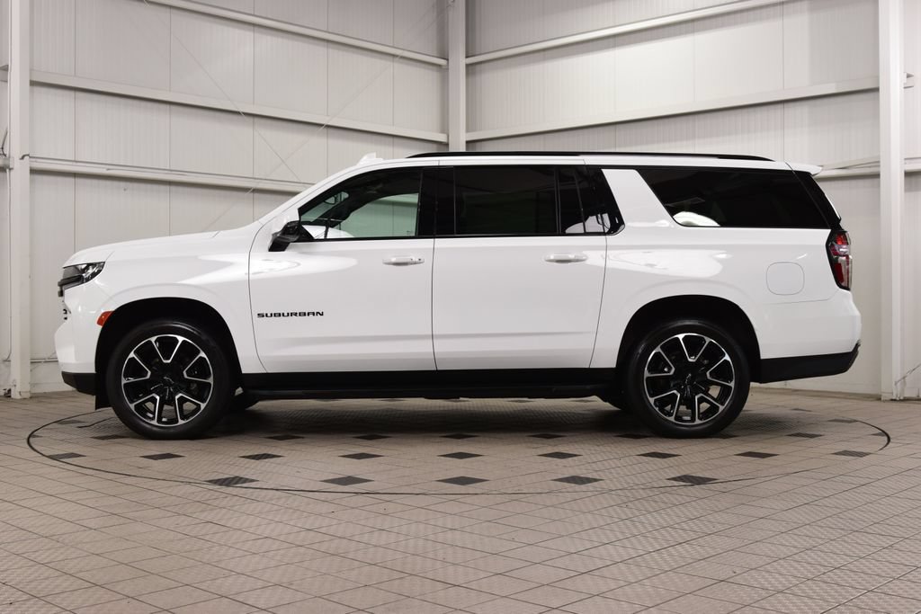 Used 2024 Chevrolet Suburban RST w/ Luxury Package AWD/4WD image 4