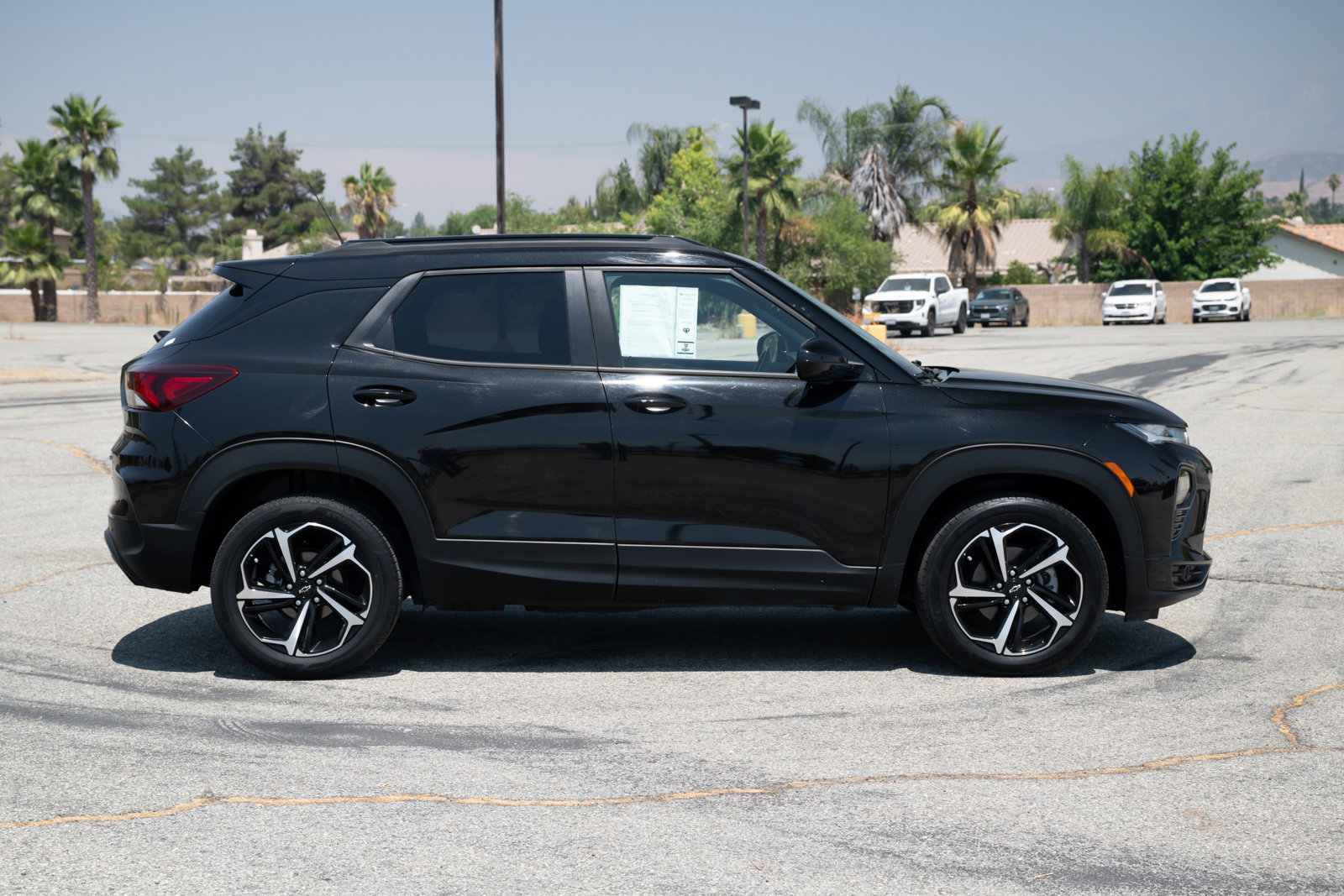 Used 2021 Chevrolet TrailBlazer RS w/ Sun and Liftgate Package image 3