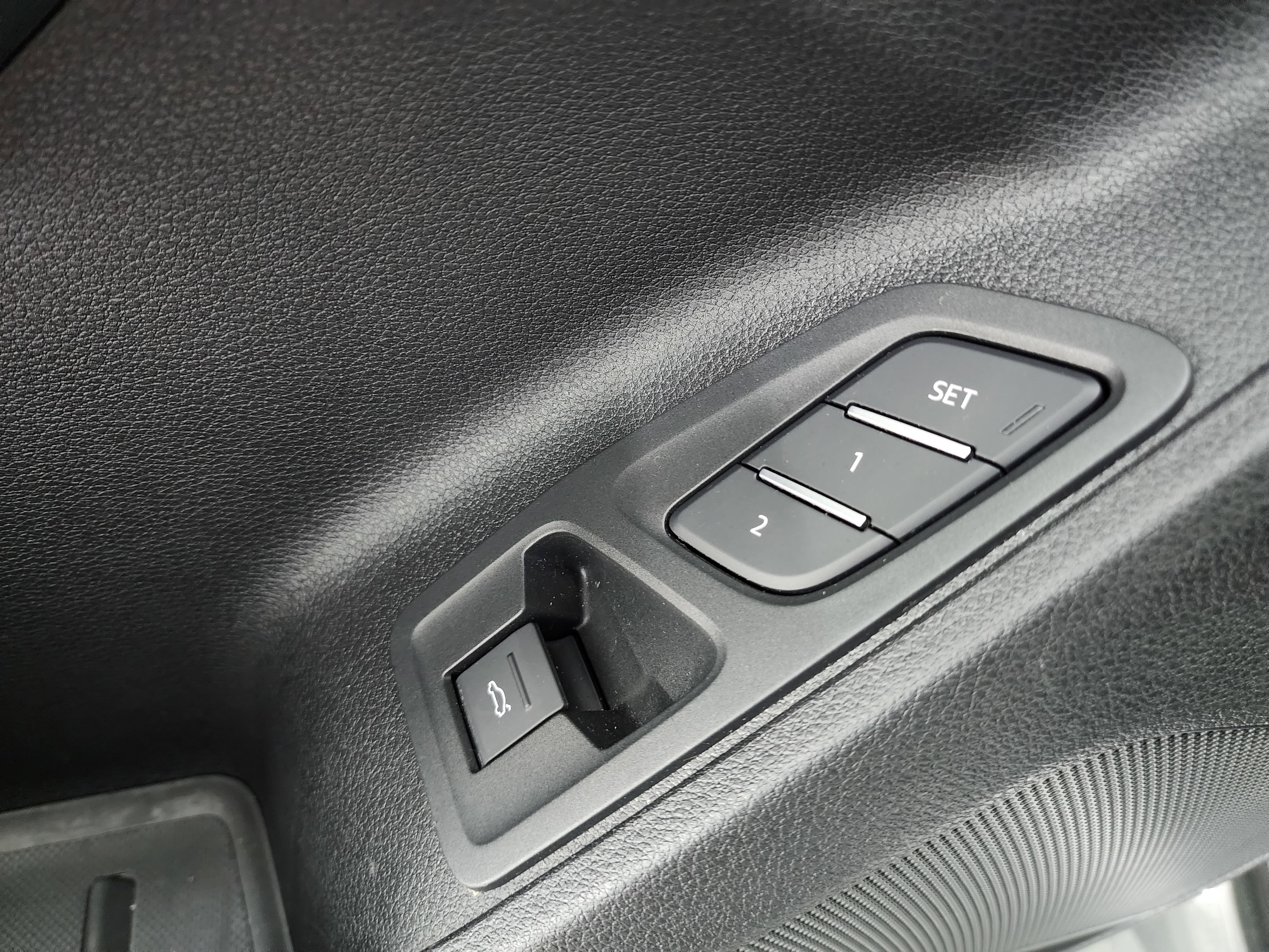 Used 2024 Audi Q3 2.0T Premium image 40