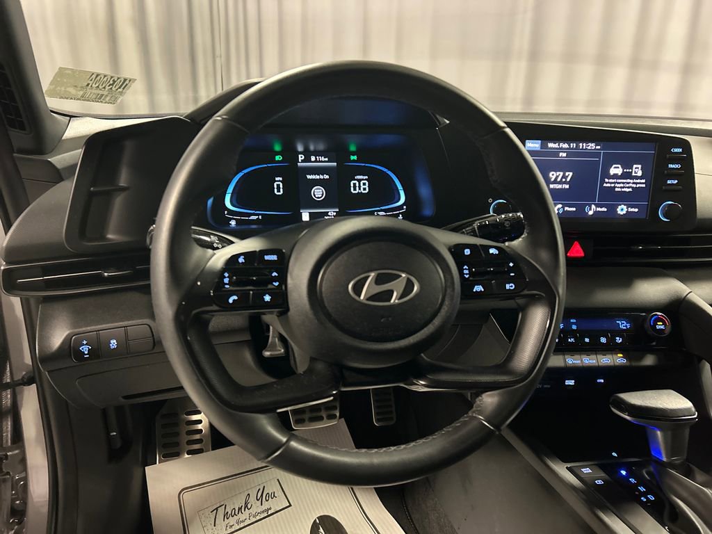 Used 2025 Hyundai Elantra Sport image 13