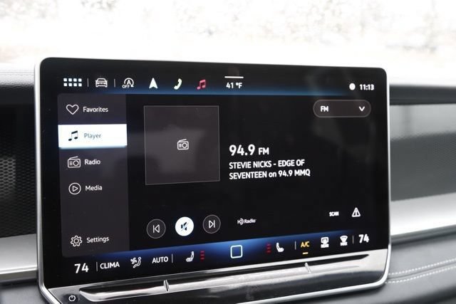 Used 2025 Volkswagen Tiguan SE w/ Panoramic Sunroof Package AWD/4WD image 28