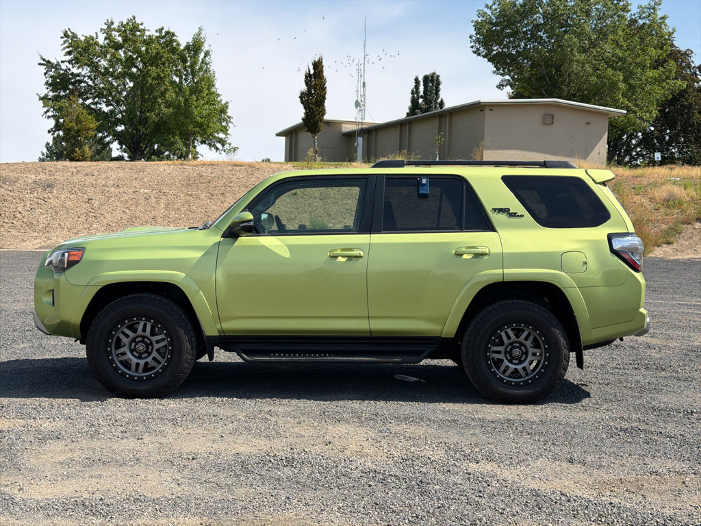 Certified 2023 Toyota 4Runner TRD Off-Road Premium w/ Moonroof Package AWD/4WD image 8