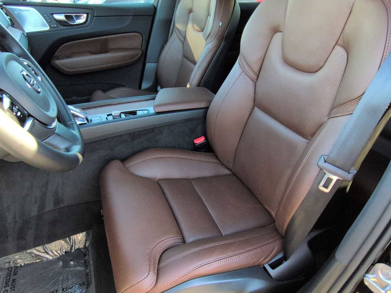 Used 2025 Volvo XC60 T8 Ultra image 16