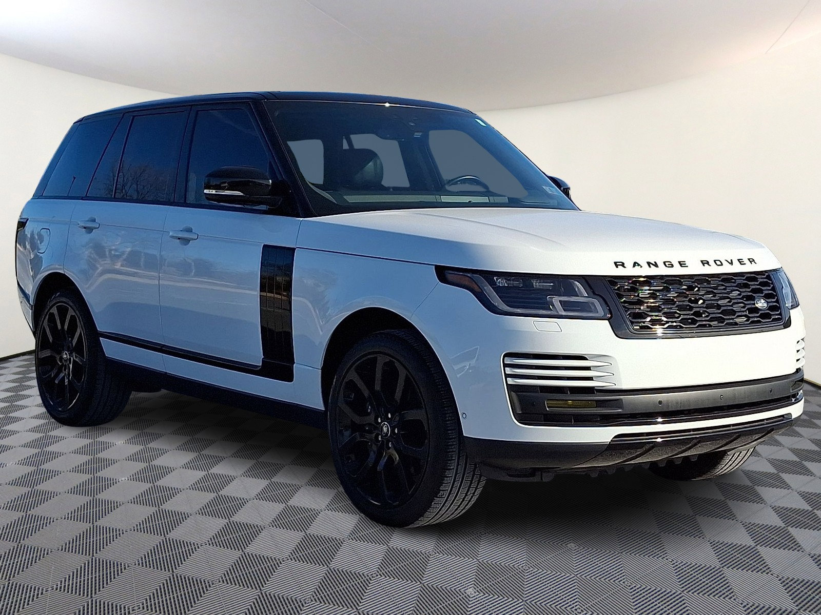 Used 2021 Land Rover Range Rover Westminster Edition image 3