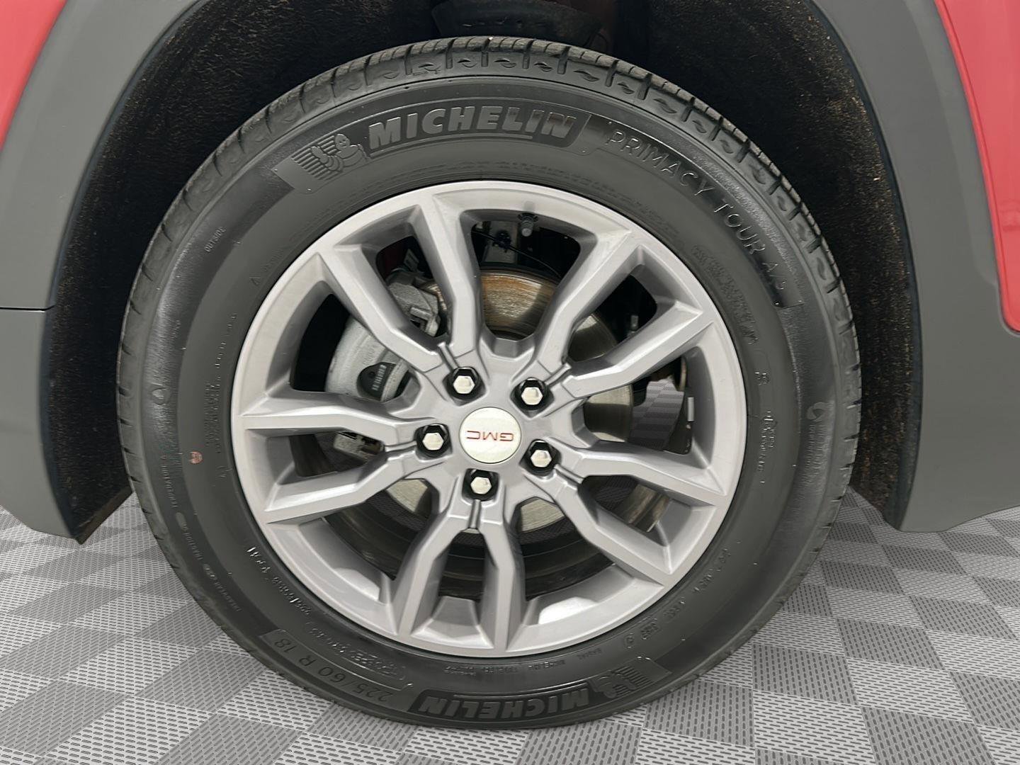 Used 2024 GMC Terrain SLT w/ Infotainment Package II AWD/4WD image 33