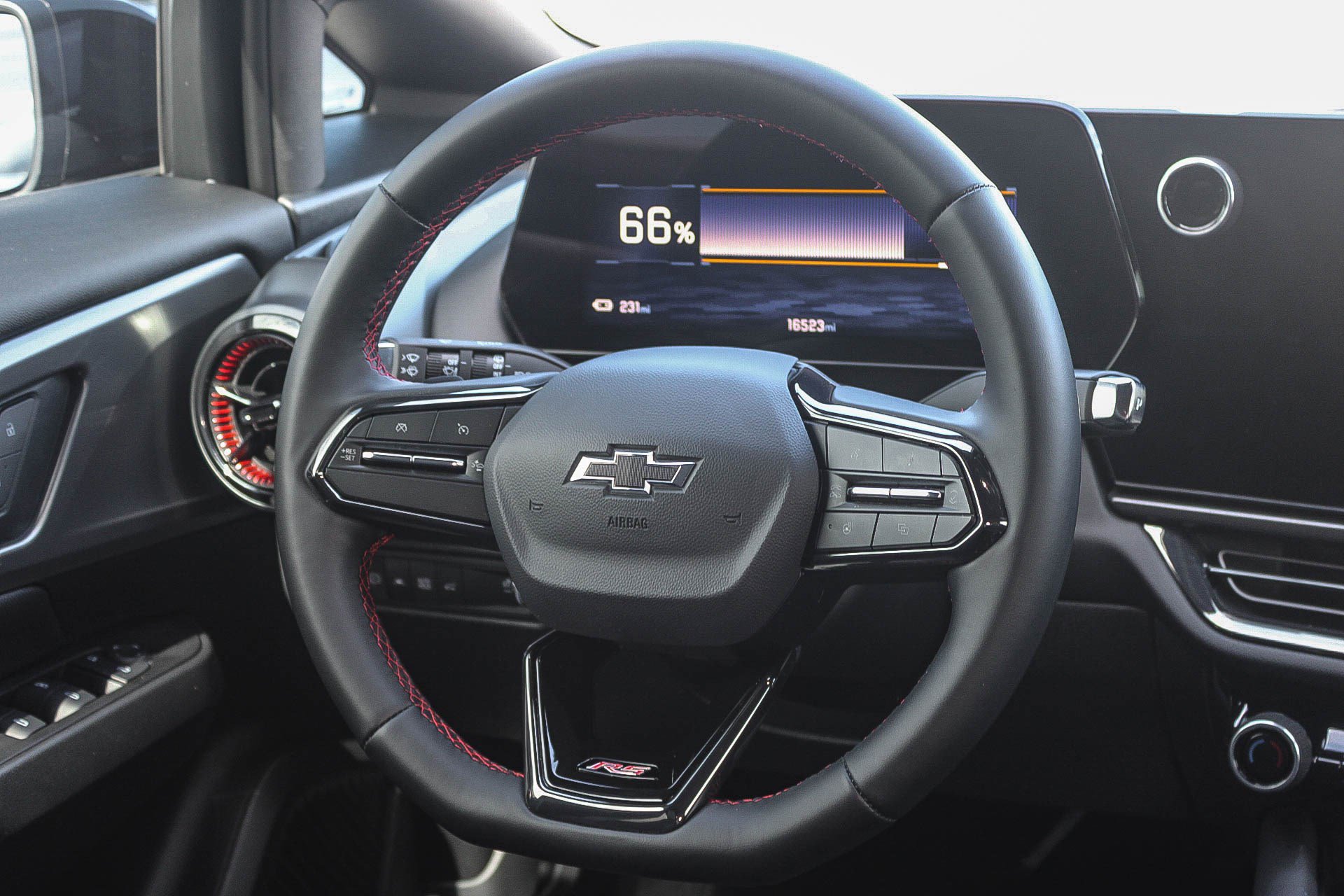 Used 2025 Chevrolet Equinox EV RS image 16