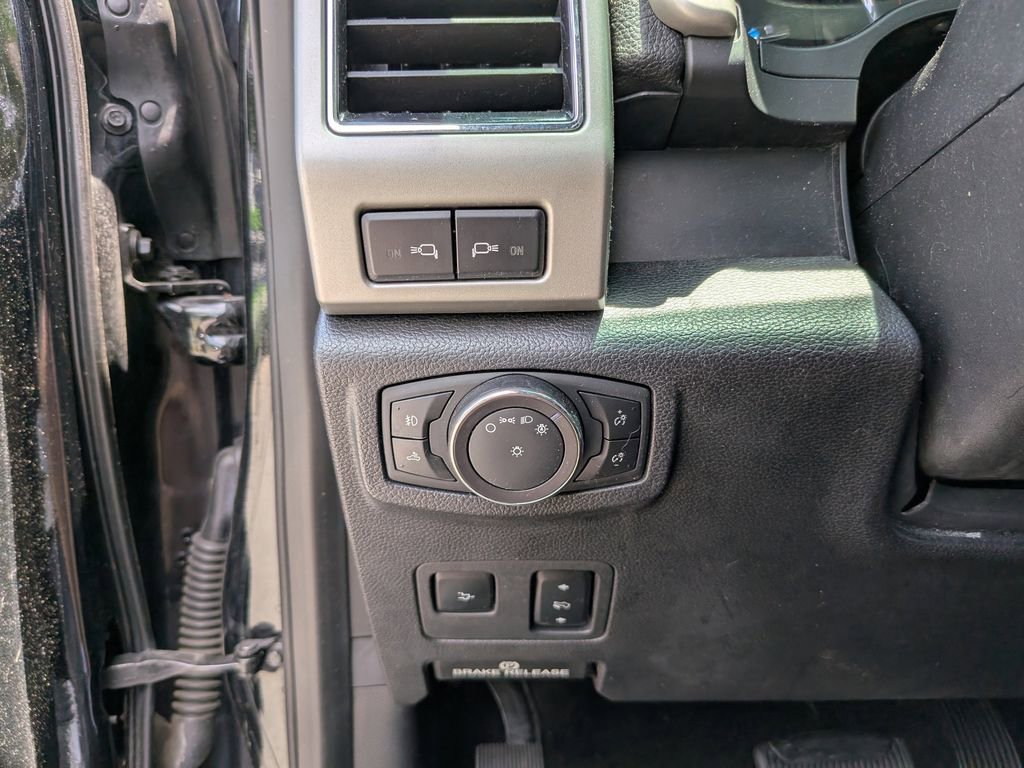 Used 2018 Ford F250 Lariat w/ Lariat Ultimate Package AWD/4WD image 28