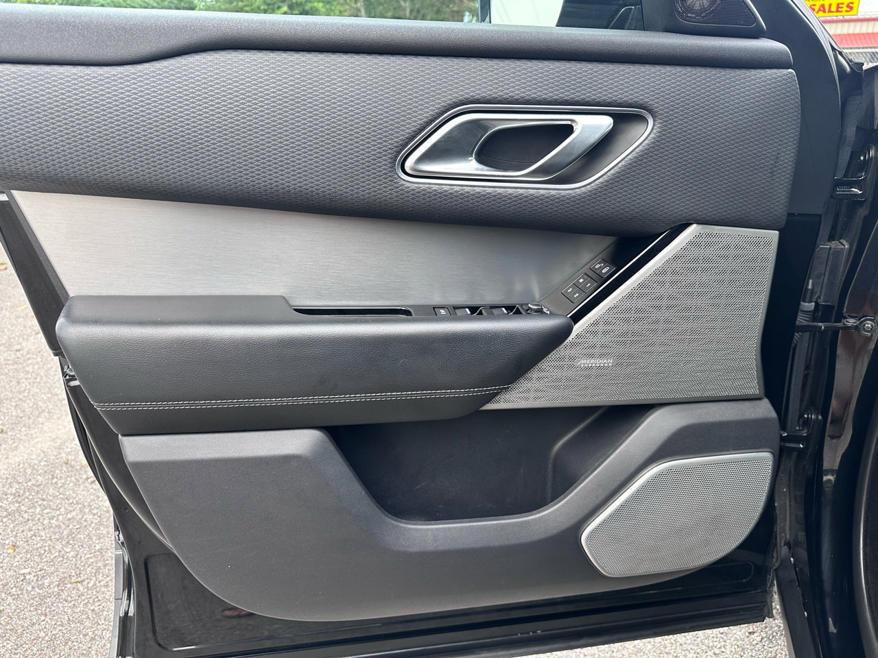 Used 2018 Land Rover Range Rover Velar R-Dynamic SE image 39