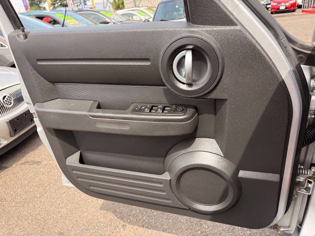 Used 2011 Dodge Nitro Heat image 23