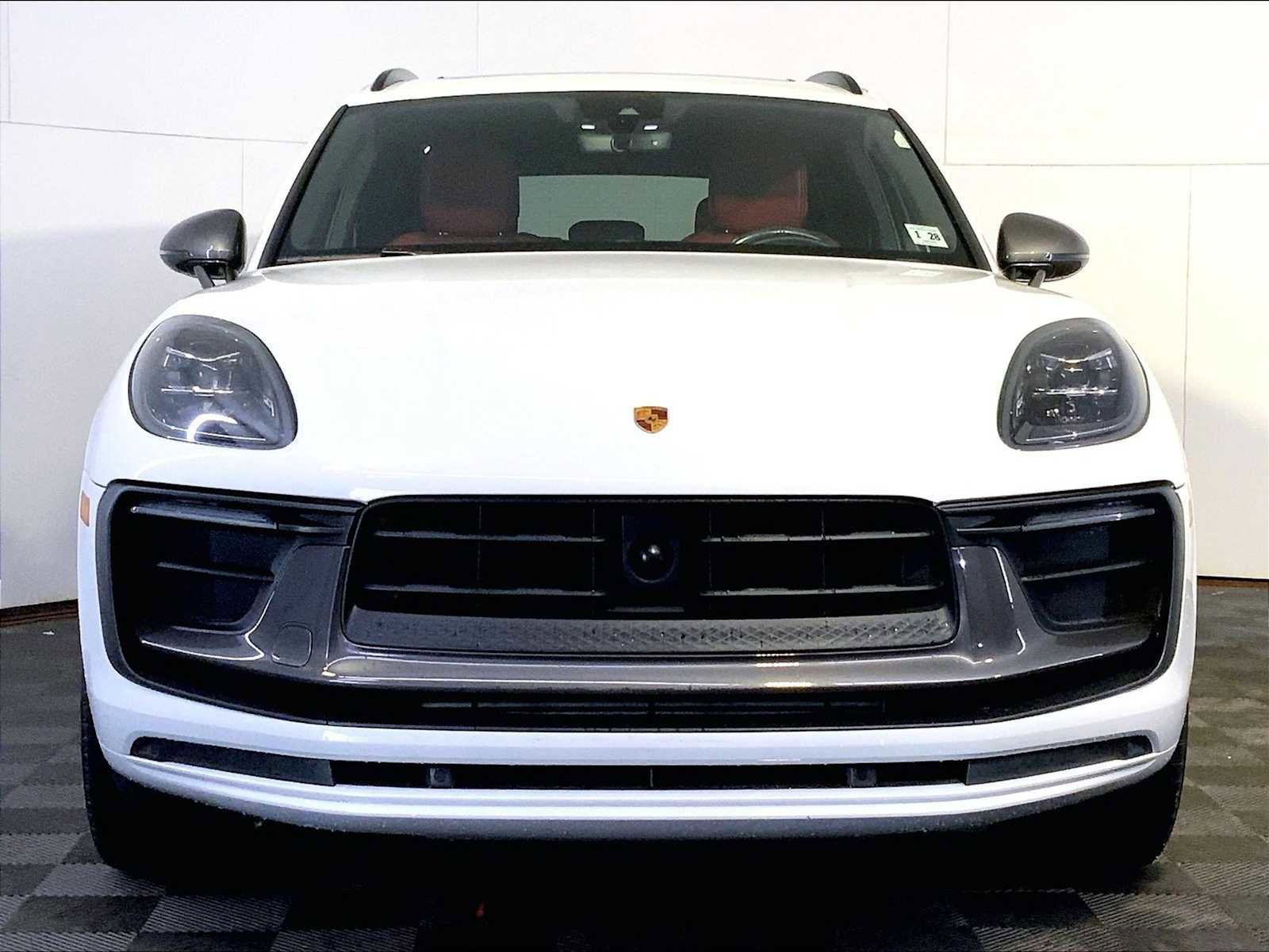 Certified 2023 Porsche Macan Turbo image 10