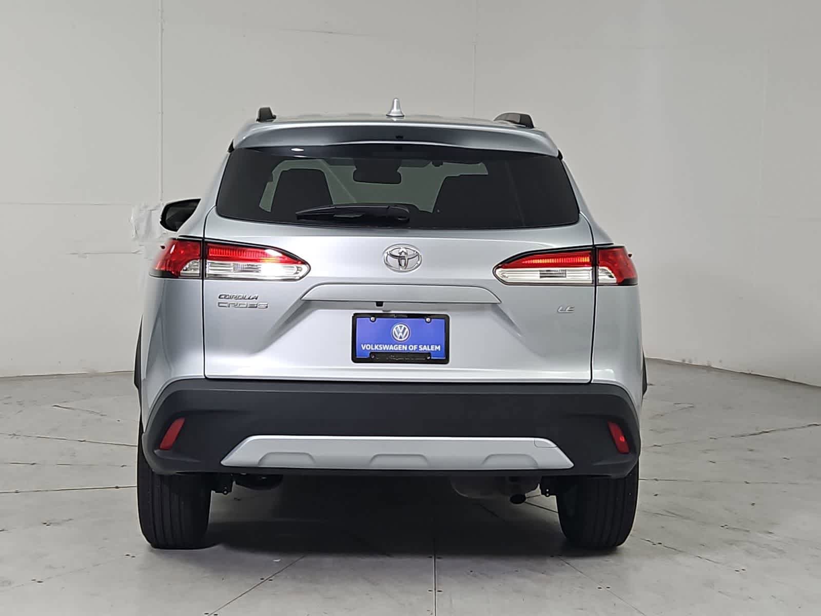 Used 2023 Toyota Corolla Cross LE image 4