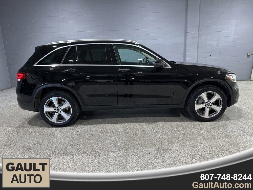 Used 2022 Mercedes-Benz GLC 300 4MATIC image 2