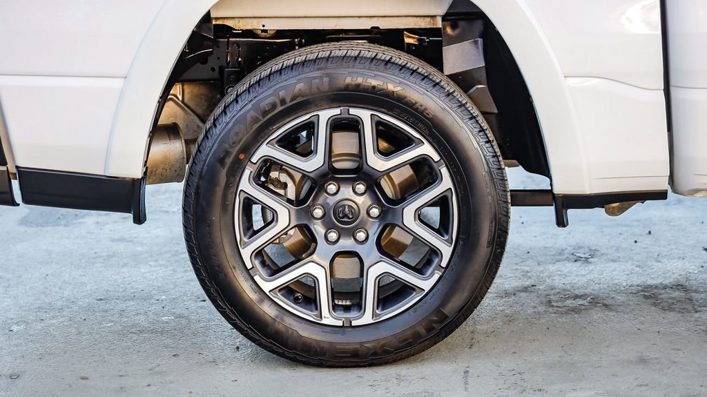 Used 2026 RAM 1500 Laramie AWD/4WD image 11