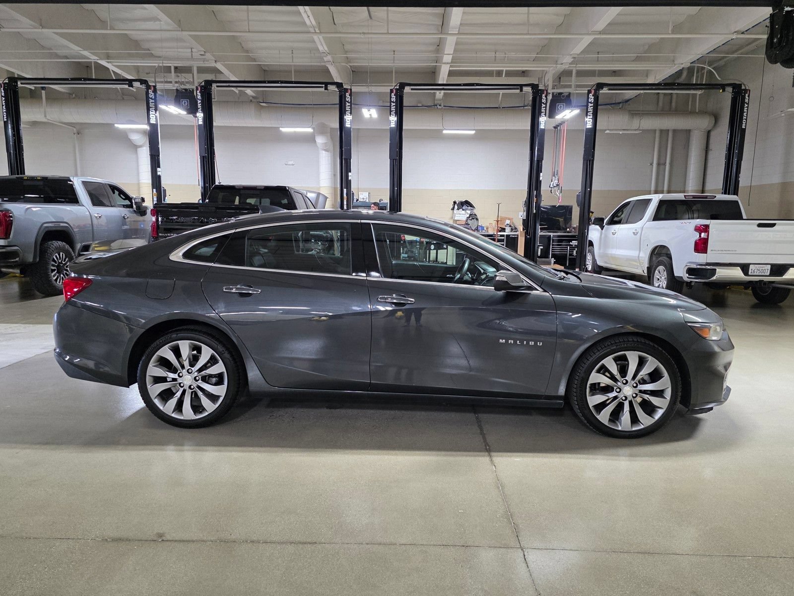 Used 2017 Chevrolet Malibu Premier w/ Premier Sun and Wheel Package FWD image 8