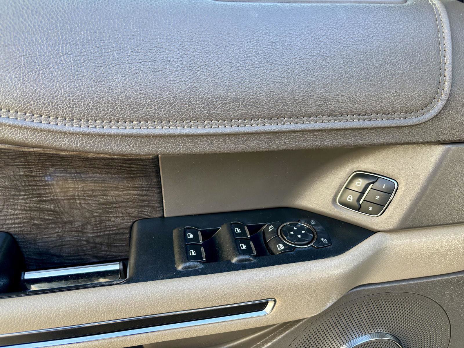 Used 2018 Ford Expedition Max Limited image 19