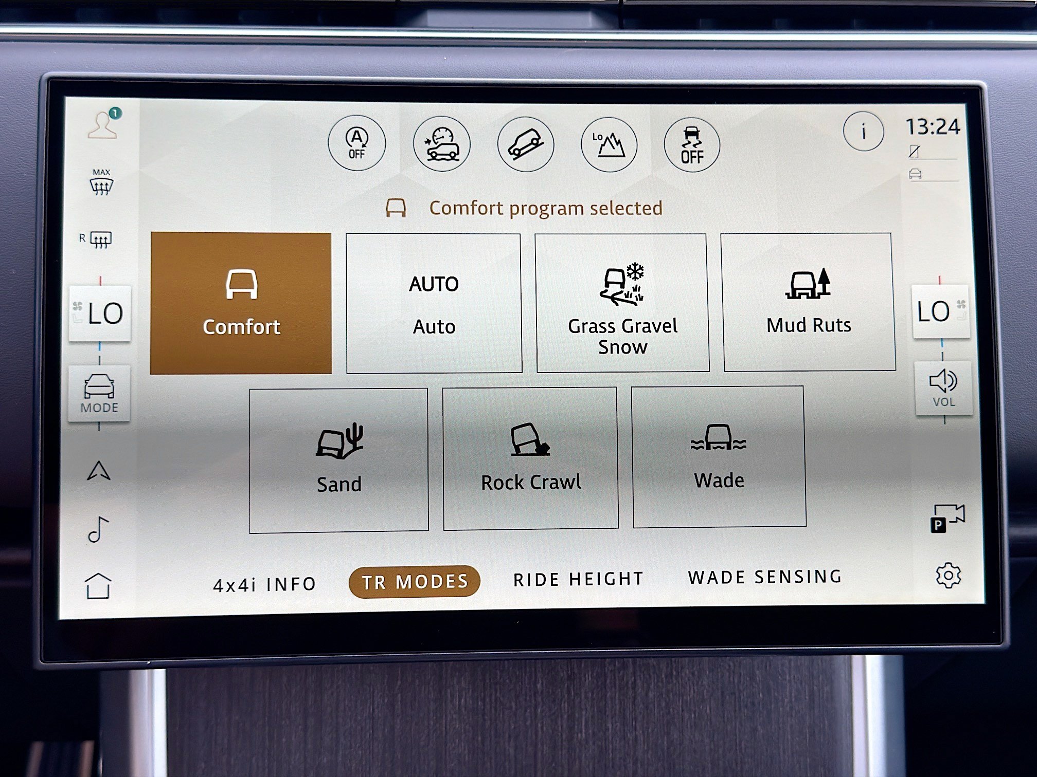 New 2026 Land Rover Range Rover SE AWD/4WD image 48