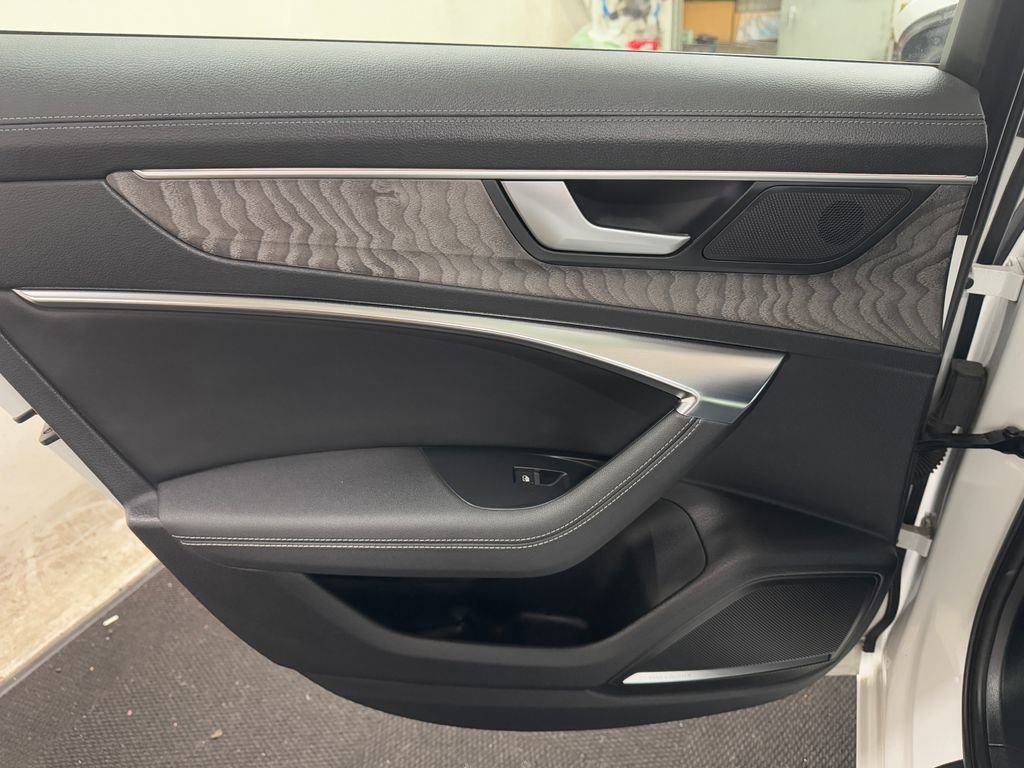 Used 2024 Audi A6 Premium Plus image 16