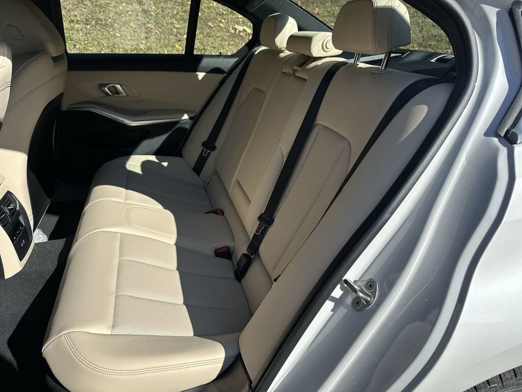 Used 2026 BMW 330i xDrive Sedan AWD/4WD image 23