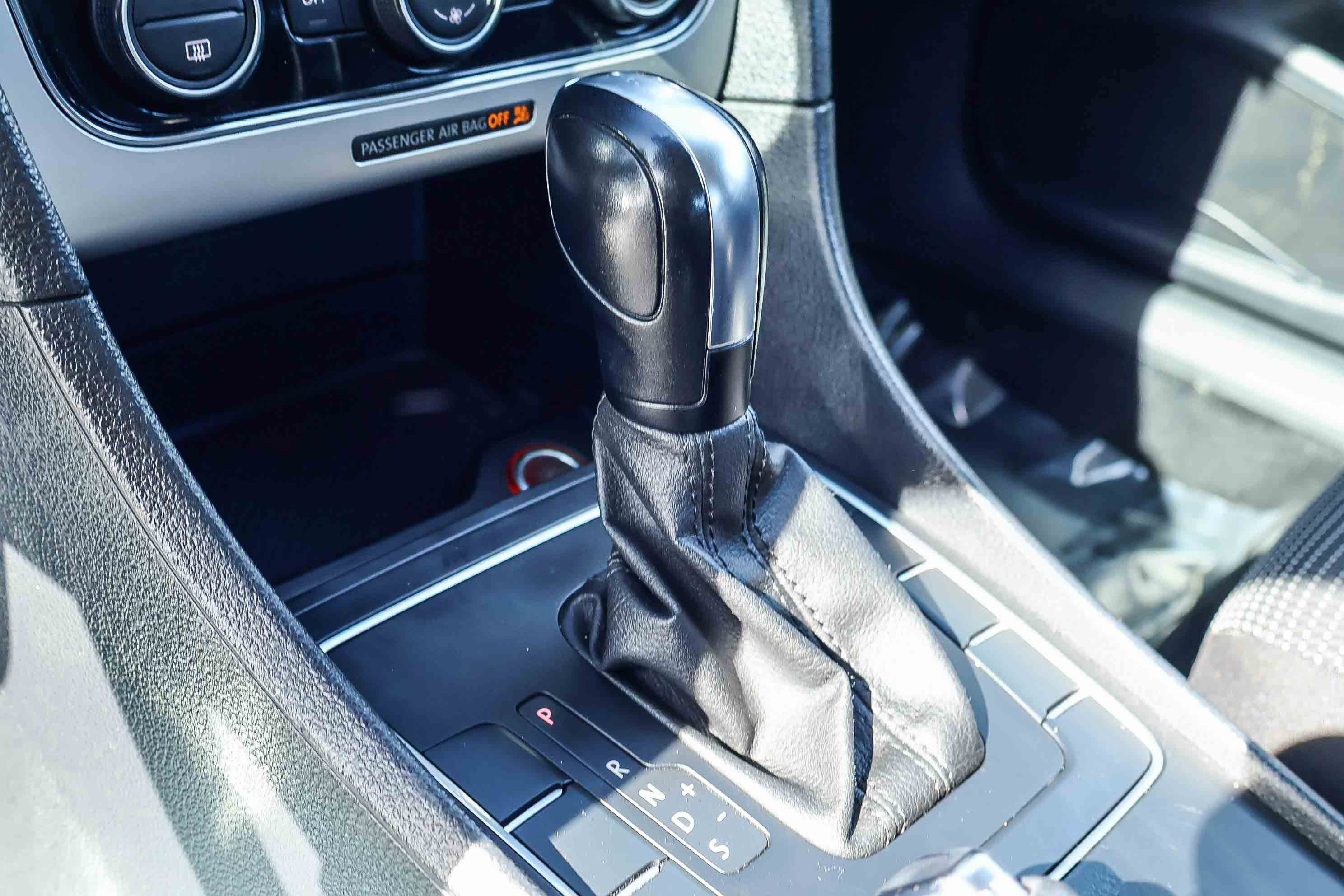 Used 2016 Volkswagen Passat 1.8T S image 8