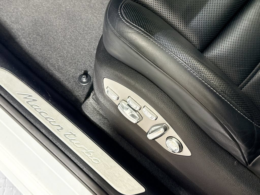 Certified 2020 Porsche Macan Turbo w/ Premium Package Plus (PF3) AWD/4WD image 20