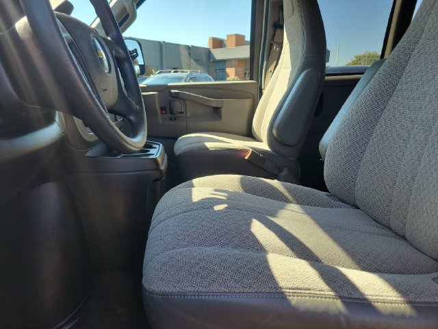 Used 2018 Chevrolet Express 3500 LT w/ LT Preferred Equipment Group RWD image 21