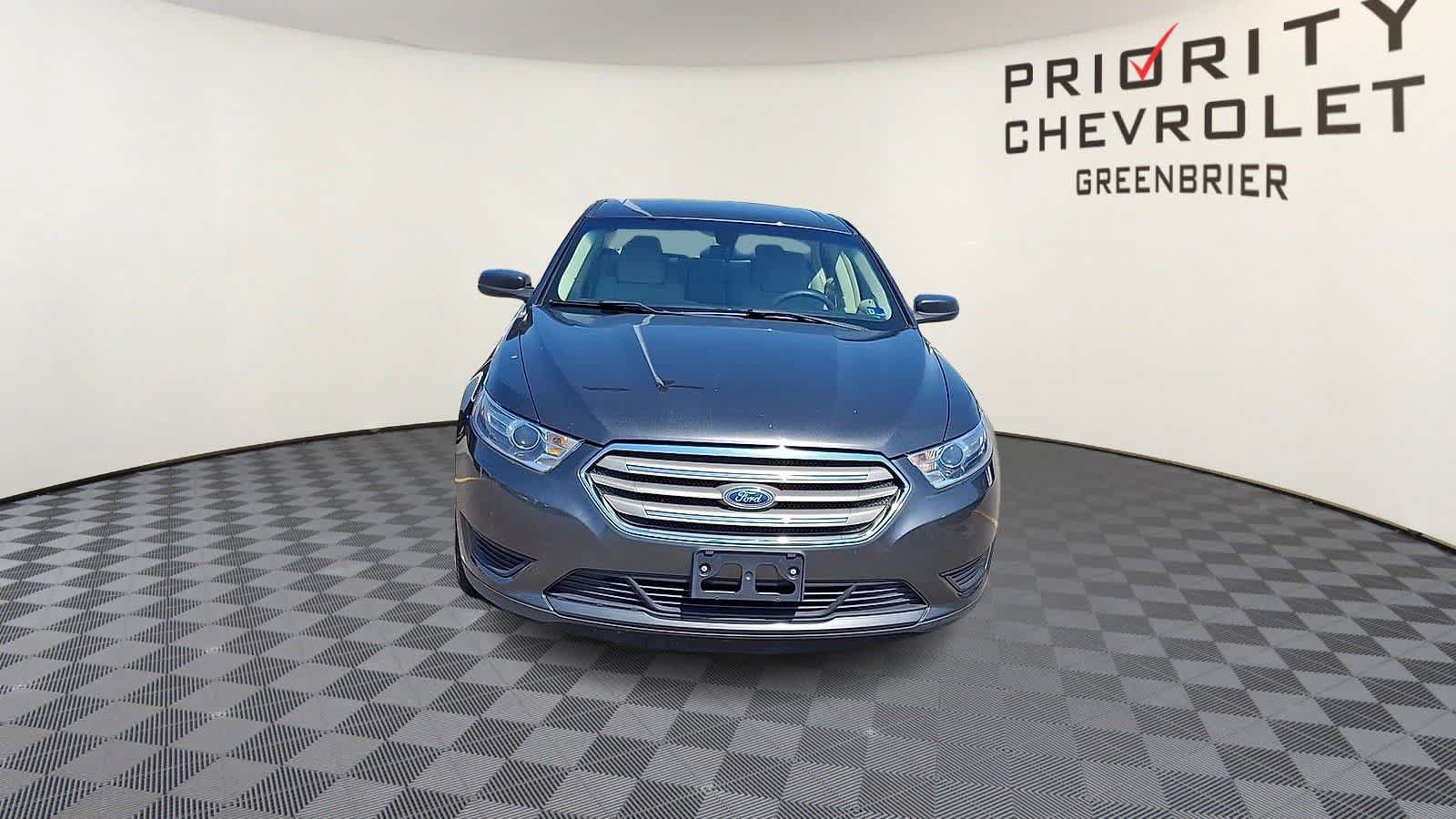Used 2018 Ford Taurus SE FWD image 3