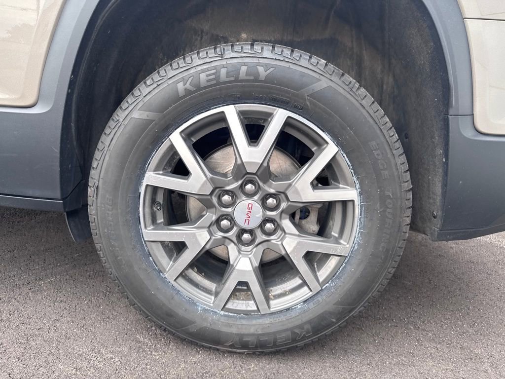 Used 2023 GMC Acadia SLE w/ LPO, Floor Liner Package FWD image 31