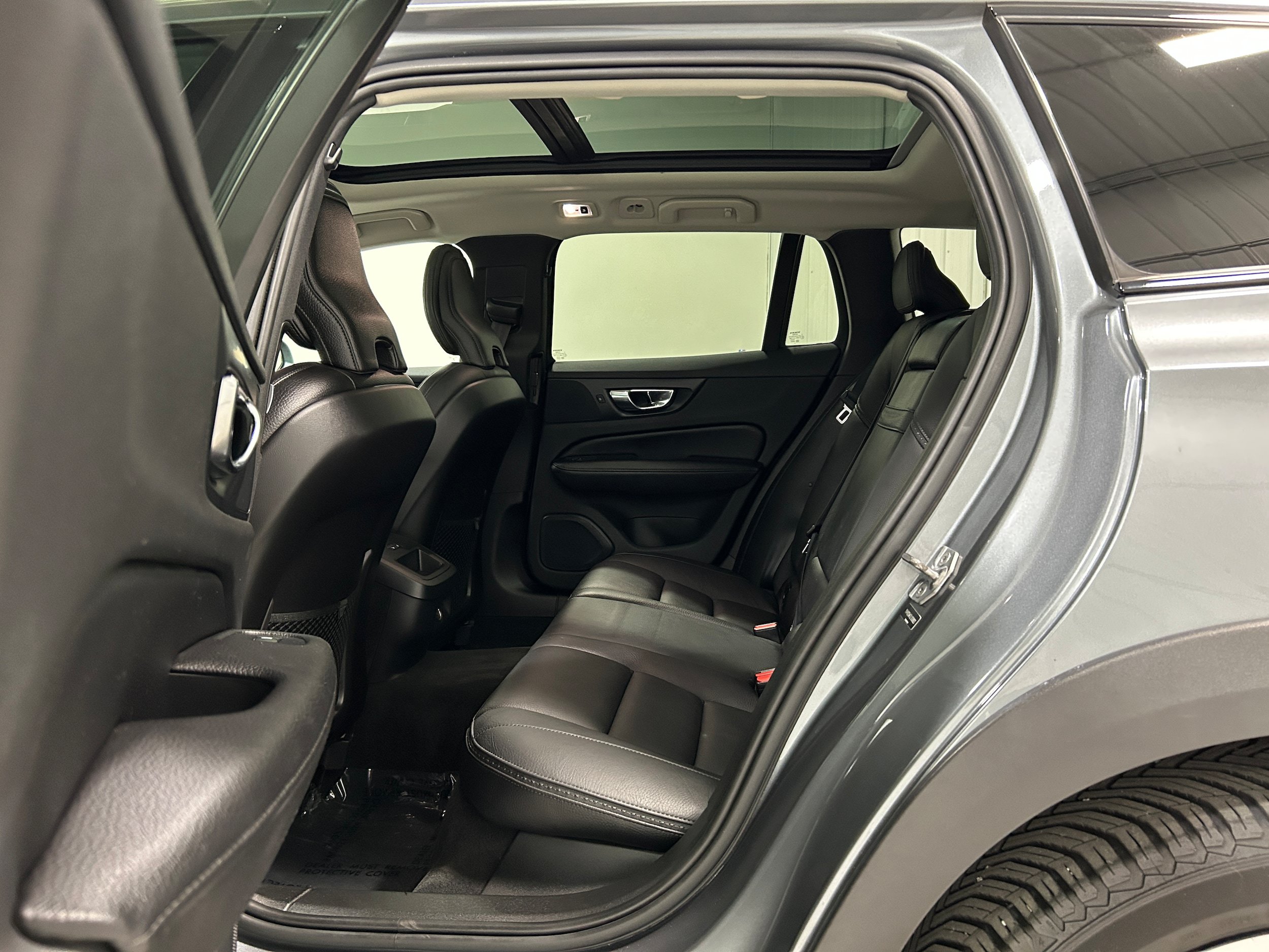 Used 2020 Volvo V60 T5 Cross Country AWD/4WD image 27