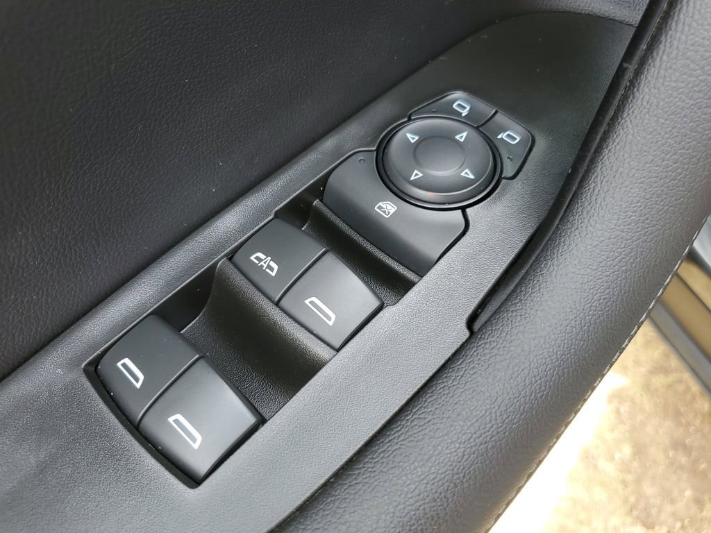 Used 2019 Chevrolet Blazer LT w/ Sound & Technology Package FWD image 19