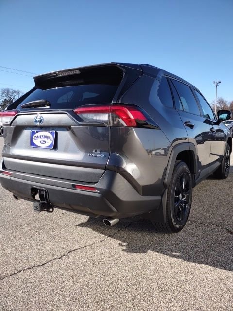Used 2019 Toyota RAV4 LE image 5