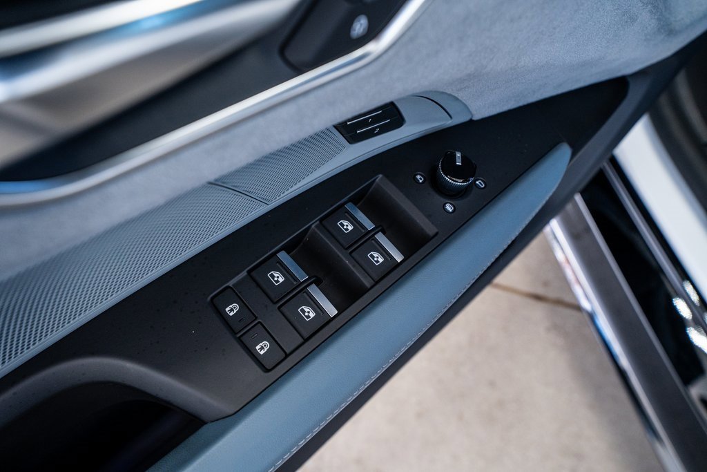 Used 2024 Audi e-tron GT Prestige image 31