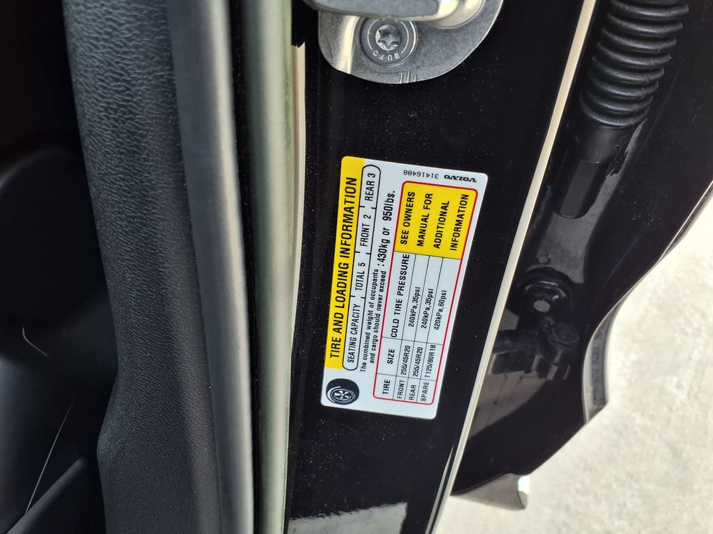 Used 2023 Volvo XC60 B5 Plus w/ Protection Package Premier FWD image 31