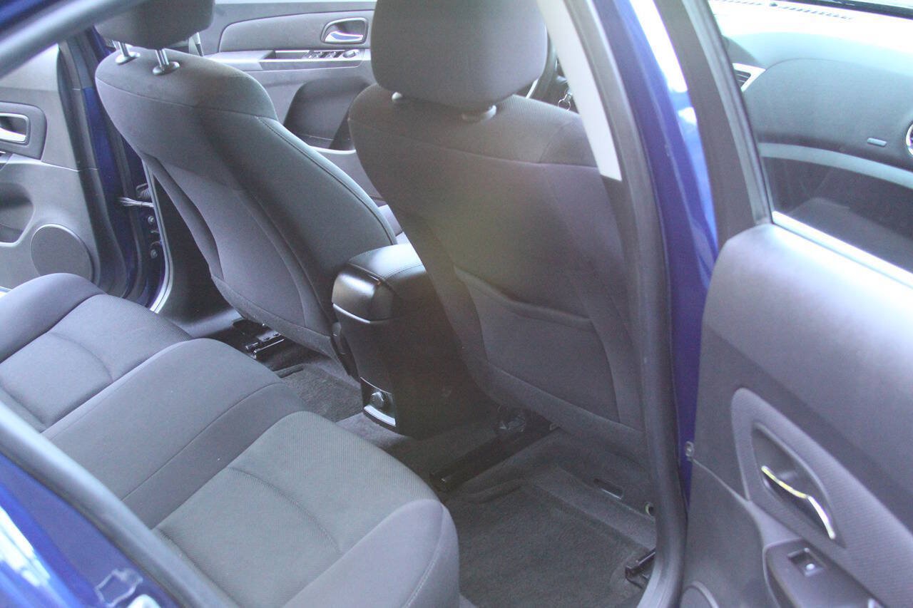 Used 2012 Chevrolet Cruze LT FWD image 19