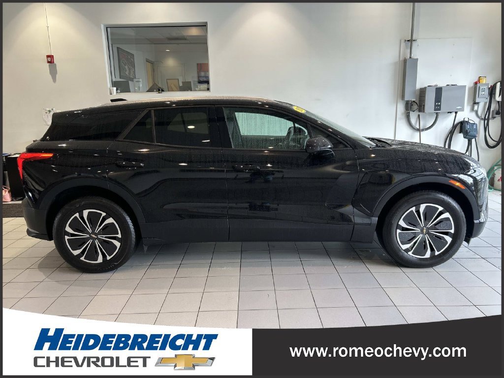 Used 2024 Chevrolet Blazer EV LT AWD/4WD image 2