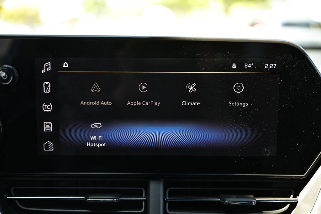 Used 2025 Chevrolet Trax RS w/ Sunroof Package FWD image 34