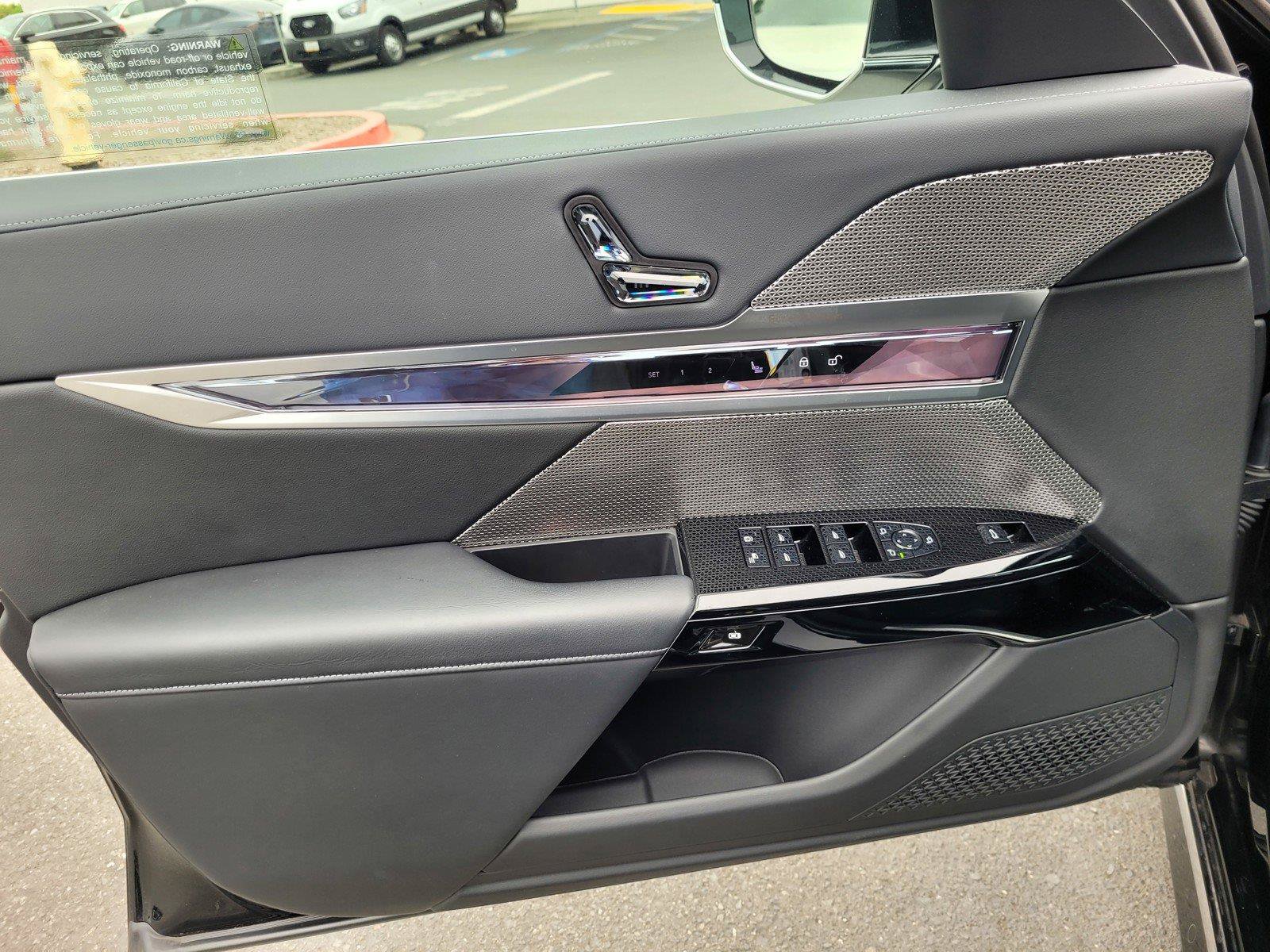 Used 2024 BMW i7 eDrive50 w/ Executive Package RWD image 24
